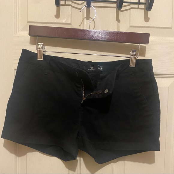 Volcom Frochickie Shorts EUC size 28 - Picture 5 of 5